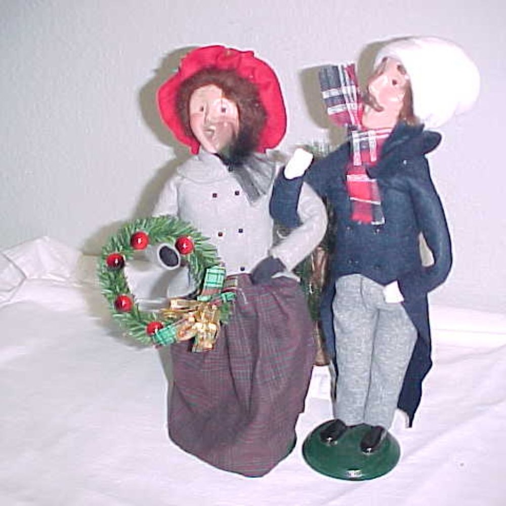 SIGNED Pair BYERS CHOICE Victorian Wreath LADY & MAN in Topcoat